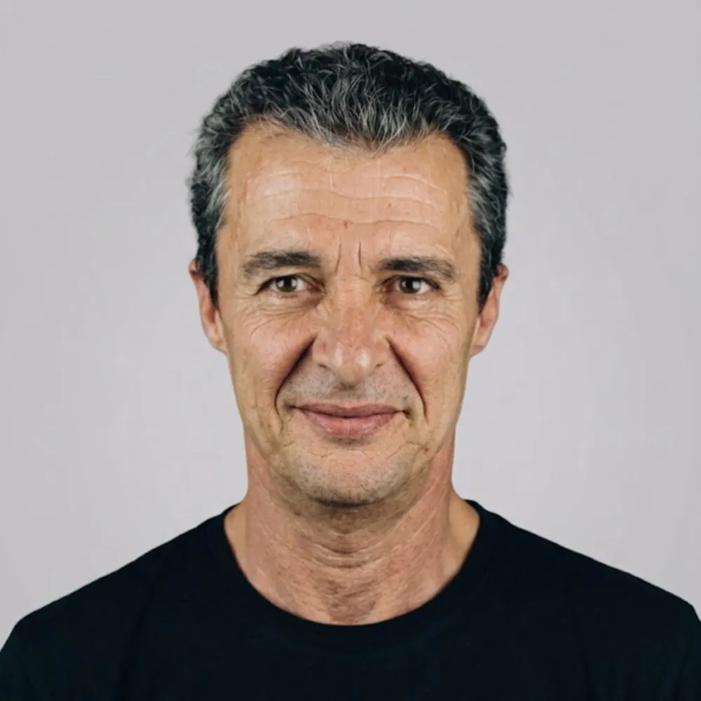 Dr. Marc Gil